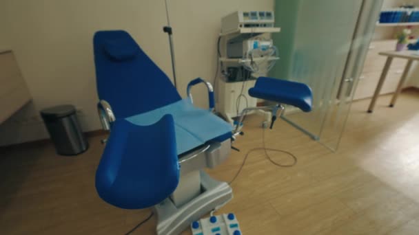 Modern Gynekologisk Utrustning För Kvinnors Hälsa Check Endoskopiska Instrument Ett — Stockvideo