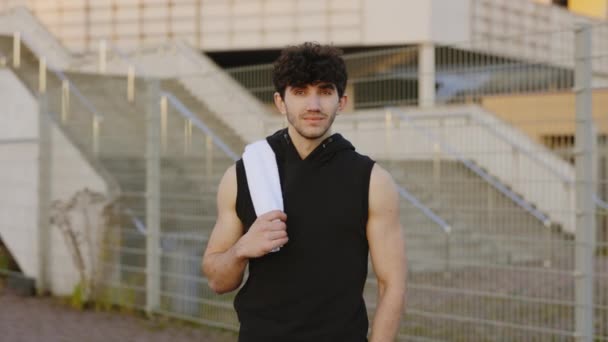 Portrait Caucasian Guy Runner Carrying Towel His Neck Training Standing — Stock Video