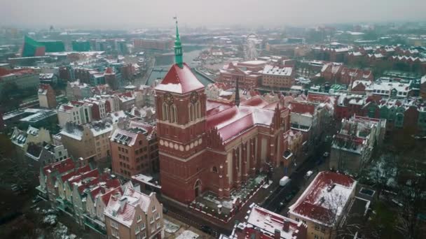 Latać Nad Majestatyczną Bazyliką Najświętszej Maryi Panny Zimie Gdańsk Malownicza — Wideo stockowe