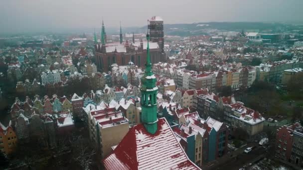 Drone View Old Town Gdańsk Zapierającą Dech Piersiach Architekturą Zimą — Wideo stockowe