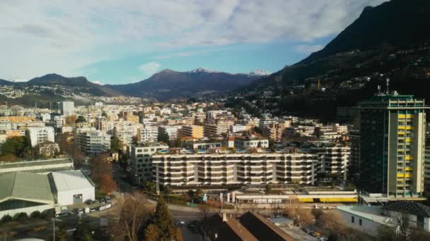Çatıları Olan Yeni Modern Evlerin Havadan Görünümü Lugano Şehir Mimarisinin — Stok video