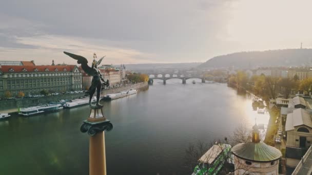Vista Aérea Del Monumento Ciudad Vieja Pragues Puente Checo Río — Vídeos de Stock