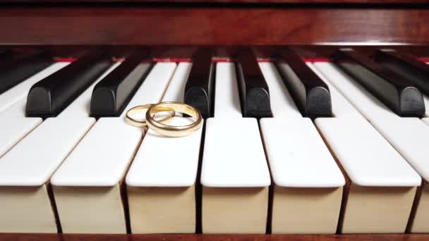 Two Rings Piano Keyboard High Quality Footage — Stock Video