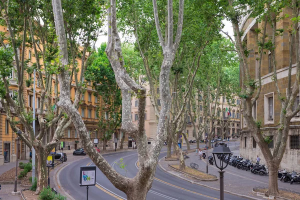 stock image Via Vittorio Veneto, main shopping street in Roma, Italy