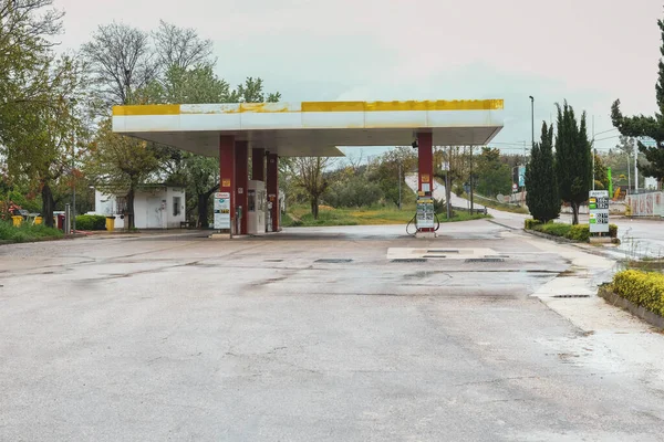 stock image Vasto, Abruzzo, Italy-April 29, 2023: Photo of a gas station. The insignia are colored yellow.