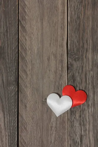 Milostný Nápad Dvě Srdce Dřevěném Pozadí — Stock fotografie