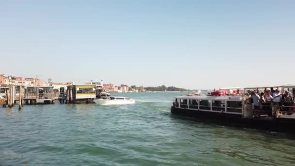 Venedig Italien September 2023 Kollektivtrafikbåt Venedig Italien Venetiansk Lagun Båtar — Stockvideo