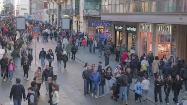 ナポリ イタリア 2024 動きの生活 ナポリのトレド経由でのストローリング — ストック動画