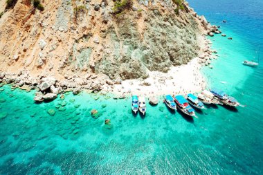 Antalya Türkiye Suluada, Adrasan 'da sadece Türk Maldivleri adı verilen tekneyle ulaşılan en güzel yerlerden biri.