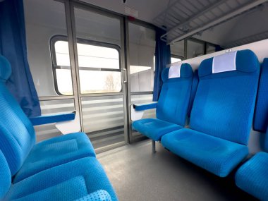 Trenin içi. Fotoğrafta tren kulübesinin içi var.