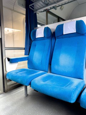 Trenin içi. Fotoğrafta tren kulübesinin içi var.