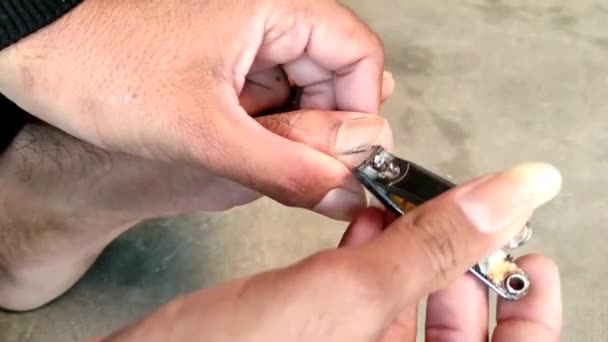 Masculino Fingernails Clipping Corte Unhas Dos Pés — Vídeo de Stock