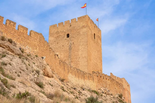 Kastil Abad Pertengahan Atas Gunung Melawan Langit Biru Sax Spanyol — Stok Foto