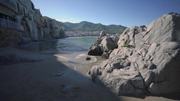 意大利西西里Cafalu海滨的倾斜倾斜 — 图库视频影像