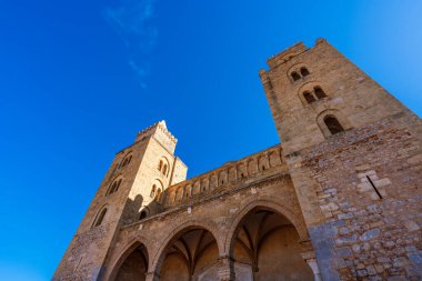Cefalu Katedrali İtalya 'nın Sicilya adasındaki en iyi Arap-Norman binalarından biridir.