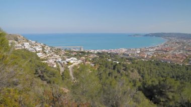 Akdeniz 'deki Javea Xabia körfezinin manzarası 