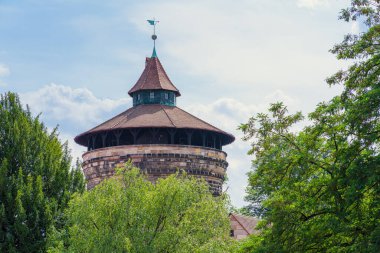 Almanya 'nın Nürnberg kentindeki pitoresk Nötr Turm manzarası