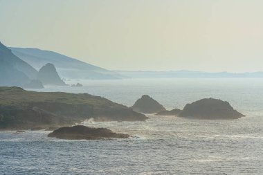 İspanya 'nın Galiçya kentindeki Atlantik Okyanusu kıyısının Idyllic manzarası.