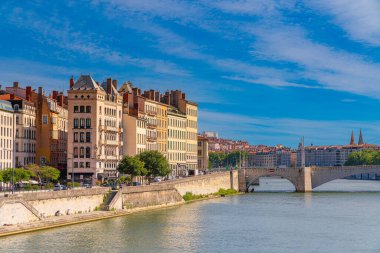 Soane Nehri, Lyon, Fransa 'da güzel manzaralı bir bina.