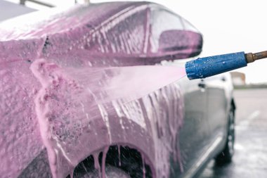 Pembe köpüklü el yıkama arabası, reklam..