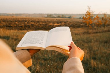 Doğada açık bir kitap.
