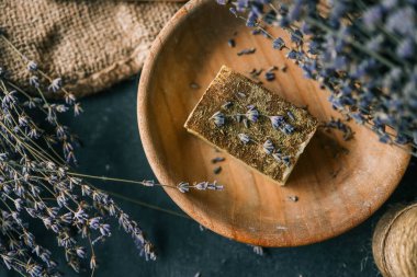 Doğal katı şampuan, saç yağları, kozmetik ürünleri..