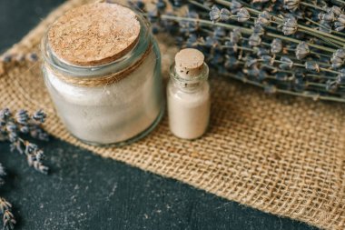 Lavantalı doğal banyo tozu, güzellik ve sağlık..