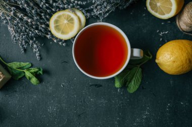 Limon, nane ve lavantalı doğal bitki çayı..