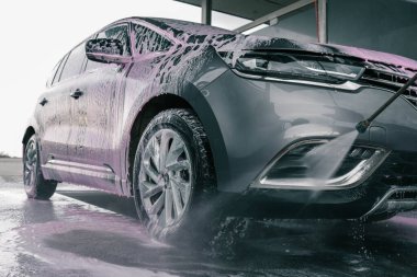 Pembe köpüklü el yıkama arabası, reklam..