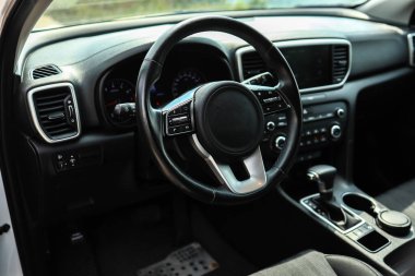 Araba siyah salon ile iç görünüm.