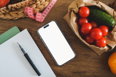 İzole edilmiş ekranlı telefon, uygulama, kilo kaybı ve sağlık konsepti için boşluk.