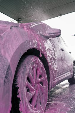 Pembe köpüklü el yıkama arabası, reklam..