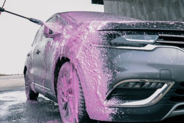 Pembe köpüklü el yıkama arabası, reklam..