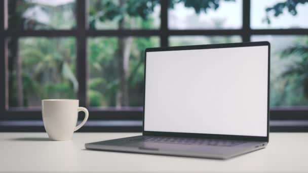 Arbeitsplatz Mit Laptop Und Tasse Kaffee Desktop Computer Mit Leerem — Stockvideo