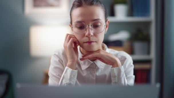 Sad Businesswoman Wearing Glasses White Shirt Browses Her Laptop Front — Stock Video