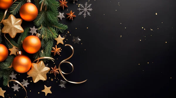 Noel ağacı, fotokopi alanı ile süslenmiş koyu arkaplan