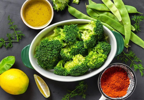 Conjunto Ingredientes Crudos Para Preparar Una Cena Vegetariana Saludable Brócoli — Foto de Stock