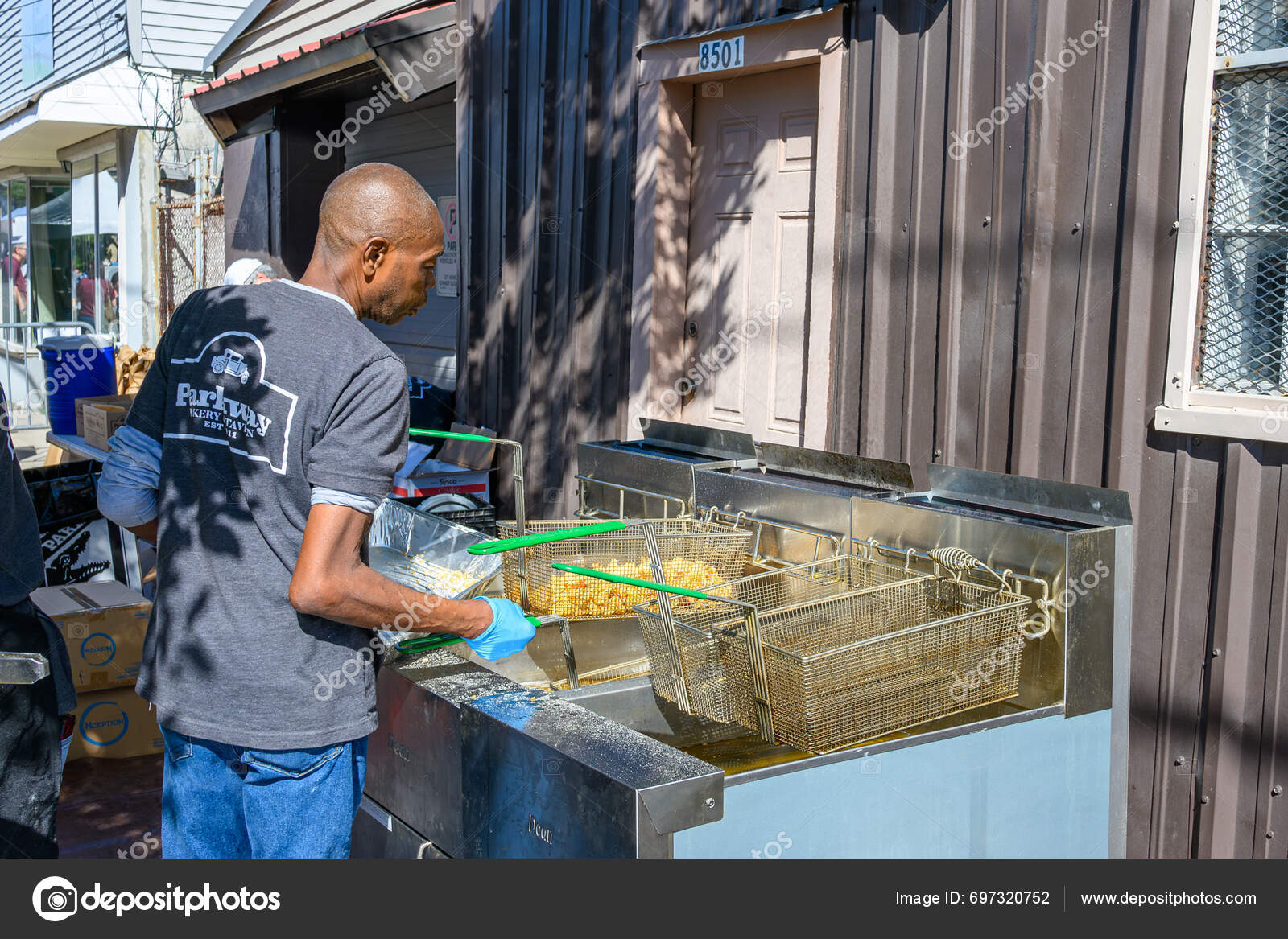New Orleans Usa November 2023 Cook Frying Shrimp Parkway Bakery Stock