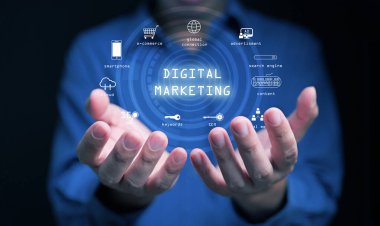 Dijital pazarlama ve reklam. Bir adam online reklam ve dijital reklam için sanal ekranda birçok simge kullanır..