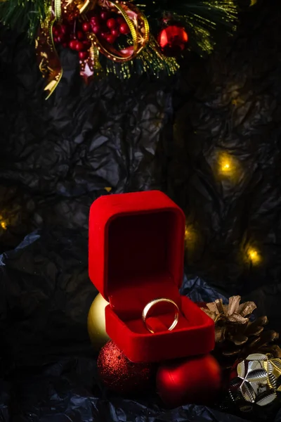 Julklapp Röd Ask Smycken För Kvinna Julklapp Koncept — Stockfoto