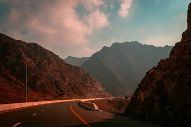 Khorfakkan dağ yolu, yol işareti