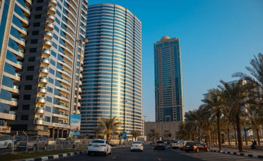 Sharjah, uae-june, 2022: Sahildeki modern binalar