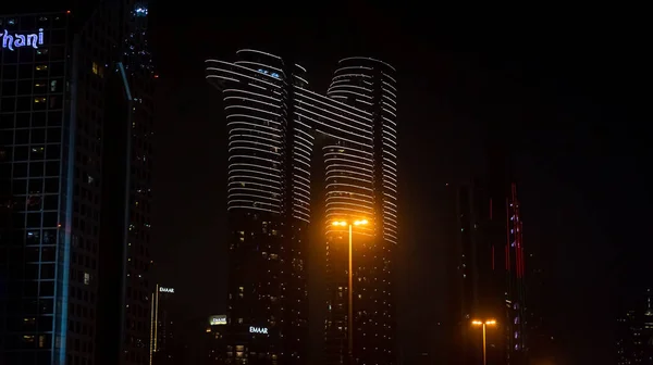 在晚上的迪拜市 — 图库照片