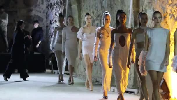 土耳其时装周 土耳其女孩 领奖台 时装秀 — 图库视频影像