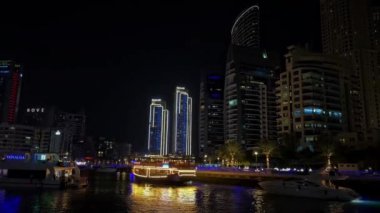 Şehrin güzel gece manzarası