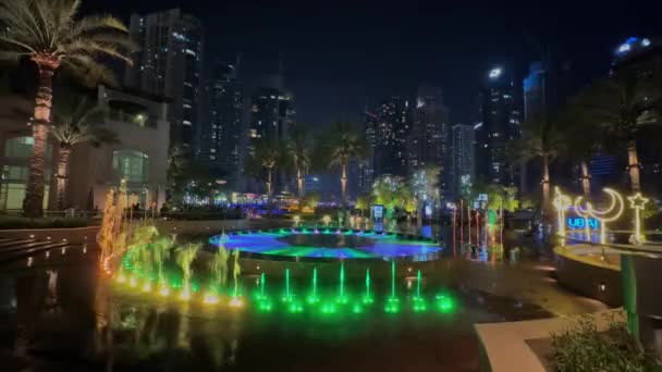 Geceleri Limanda Yürüyüş Alanı Geceleri Yüksek Binalar — Stok video