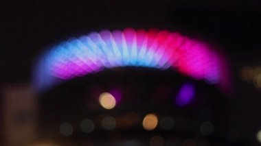 Çağdaş Gelecek Müzesi 'nin bir parçası olarak tavan ve duvarlarda Arapça kaligrafi. Yüksek kalite 4K görüntü. Yüksek kalite 4k görüntü