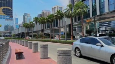 Çağdaş Gelecek Müzesi 'nin bir parçası olarak tavan ve duvarlarda Arapça kaligrafi. Yüksek kalite 4K görüntü. Yüksek kalite 4k görüntü