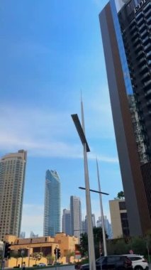 Çağdaş Gelecek Müzesi 'nin bir parçası olarak tavan ve duvarlarda Arapça kaligrafi. Yüksek kalite 4K görüntü. Yüksek kalite 4k görüntü