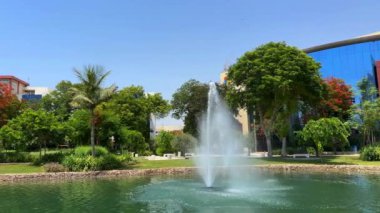 Tayland şehrindeki parkın güzel manzarası